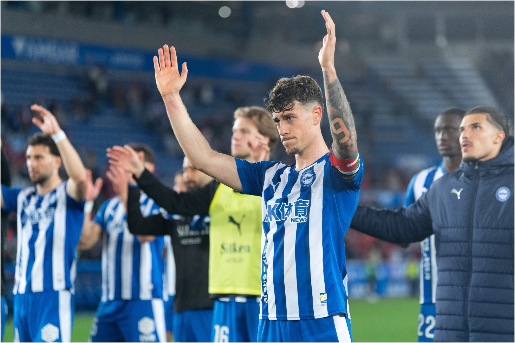 Alavés vive al límite — Deportivo Alavés: La Tensión de los Goles en la Recta Final