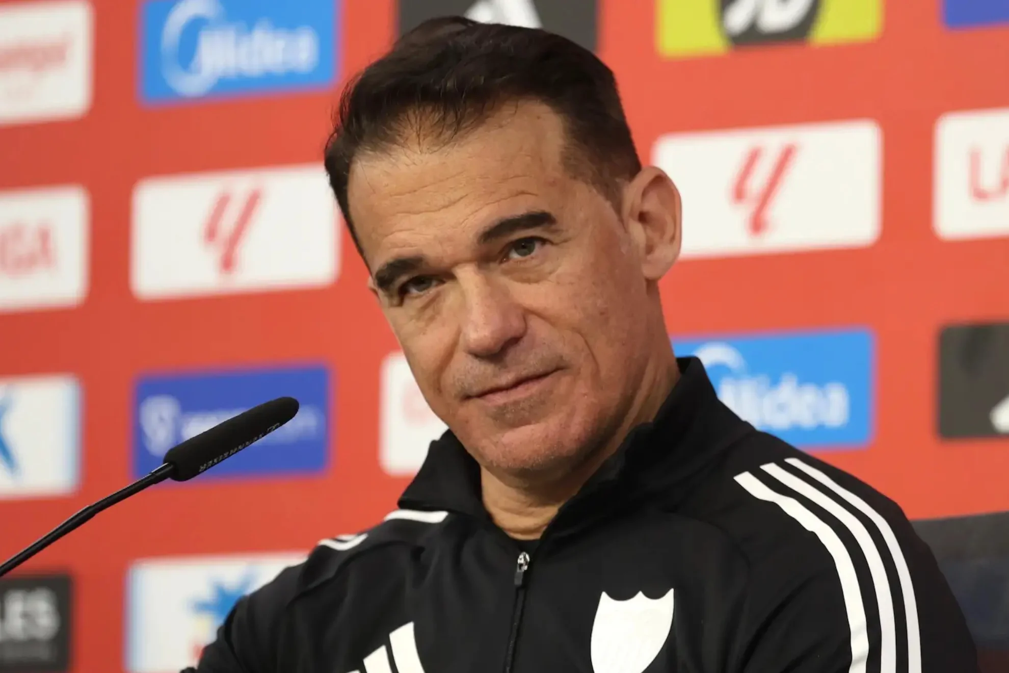 Debut García Plaza — Debut García Plaza: Sevilla Busca Puntos Clave Ante Atlético de Madrid