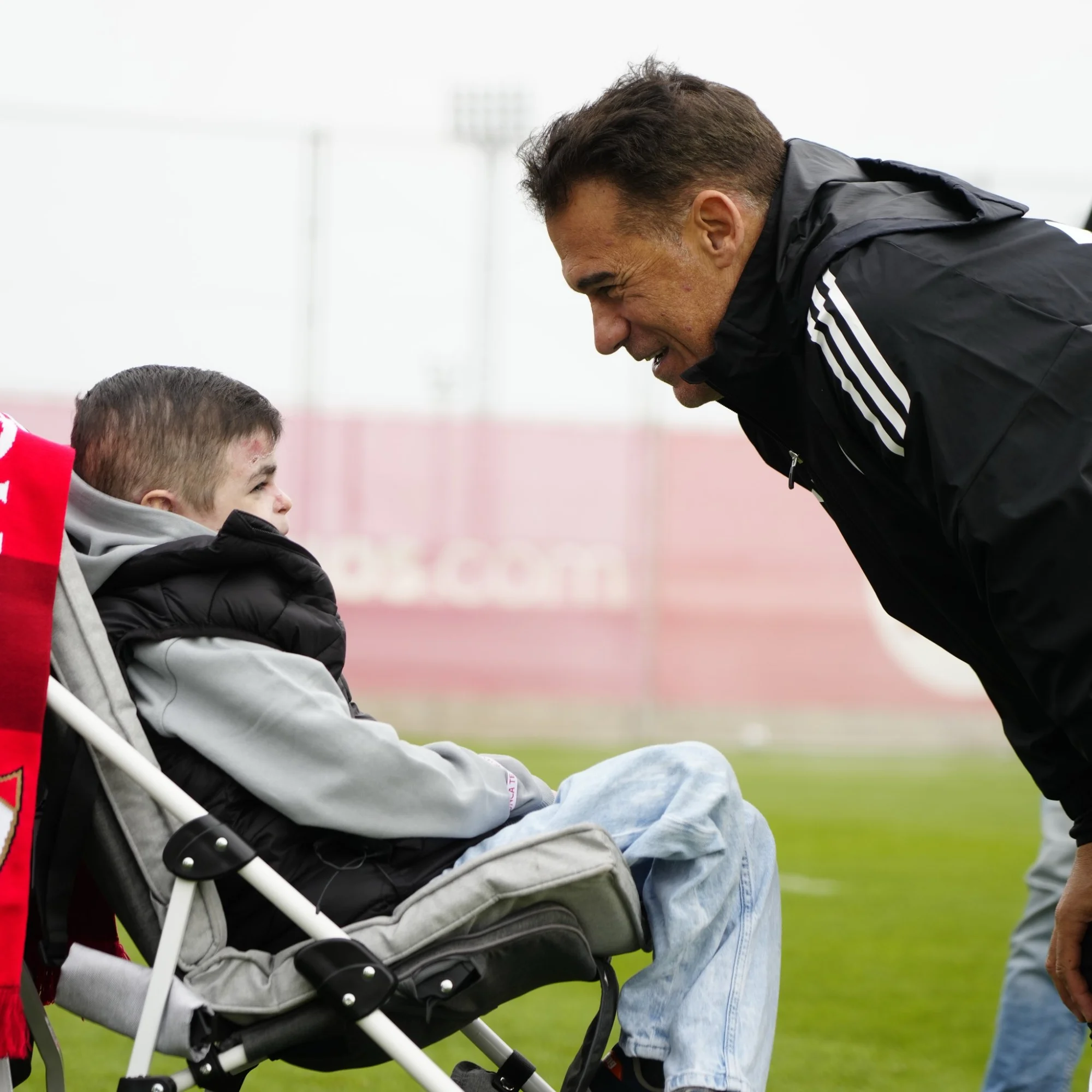 Inspiración Piel Mariposa — Inspiración Piel Mariposa: La emotiva visita de Leo al Sevilla FC