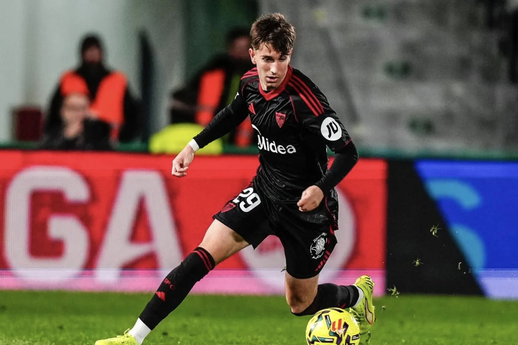 Renovación Miguel Sierra — Renovación Miguel Sierra: Sevilla blinda a su promesa hasta 2029