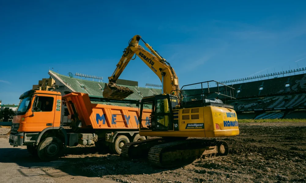 construcción estadio Villamarín — Obras estadio Villamarín: inicia primera fase de construcción en Sevilla
