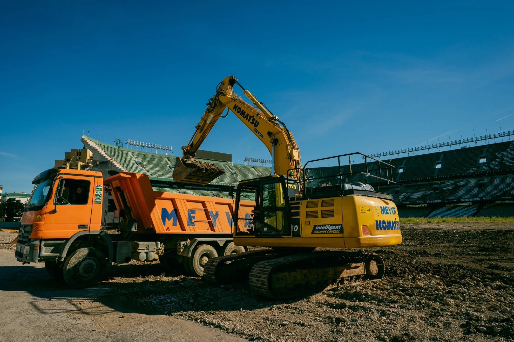 construcción estadio Villamarín — Obras estadio Villamarín: inicia primera fase de construcción en Sevilla