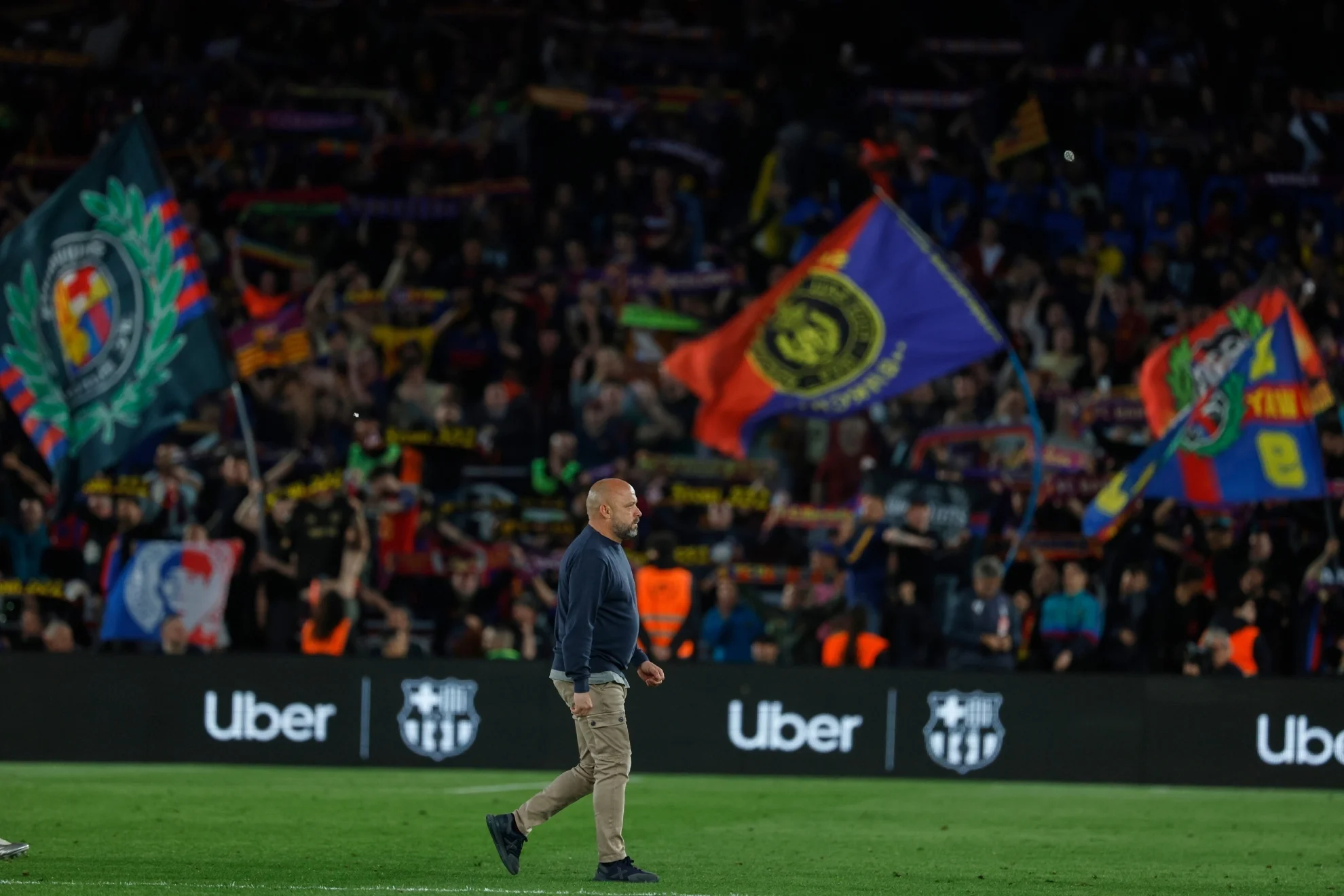 denuncia LaLiga Barcelona — Denuncia LaLiga Barcelona por cánticos ofensivos en derbi catalán