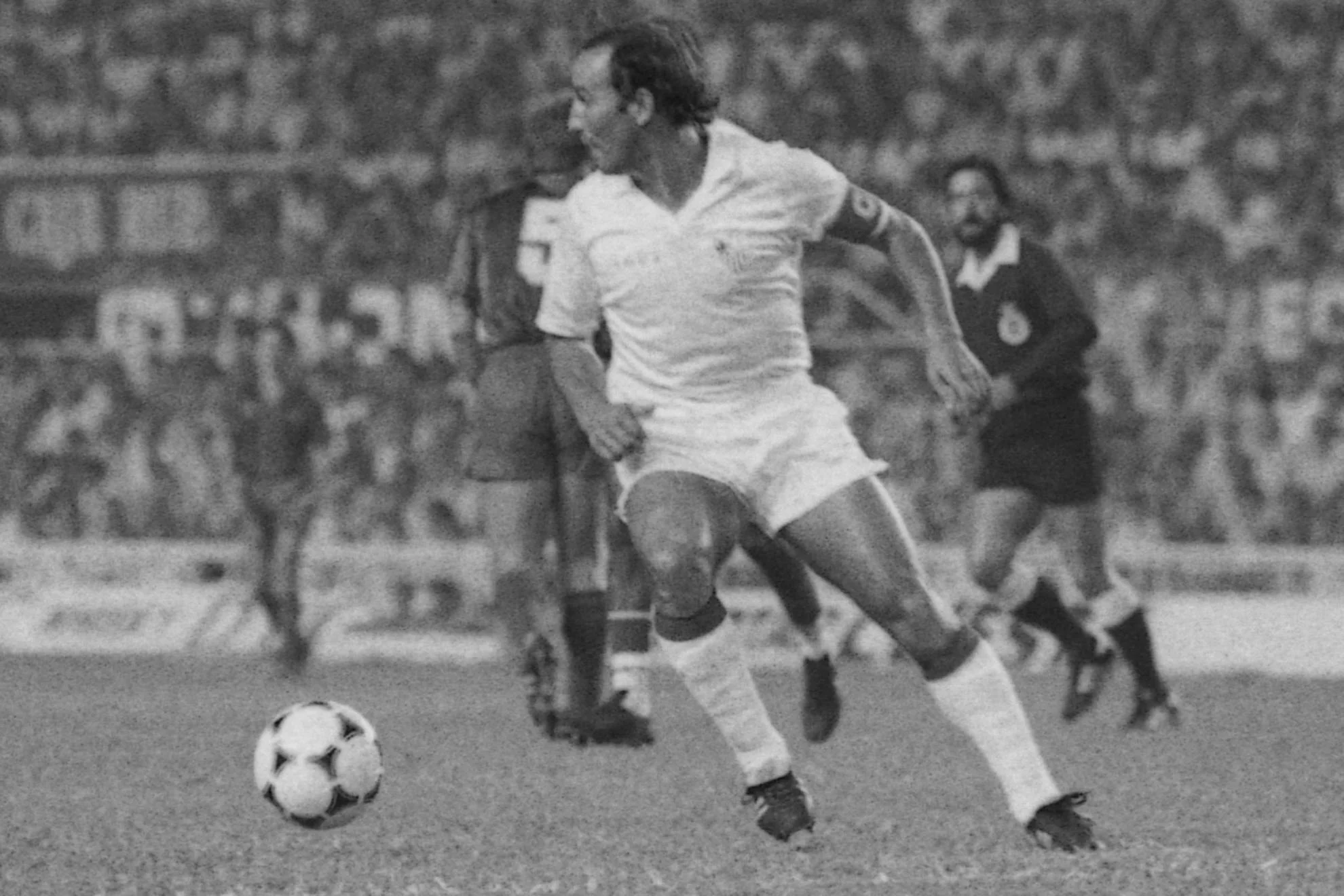 Curro Sanjosé Sevilla — Fallece Curro Sanjosé, la leyenda del lateral izquierdo del Sevilla FC