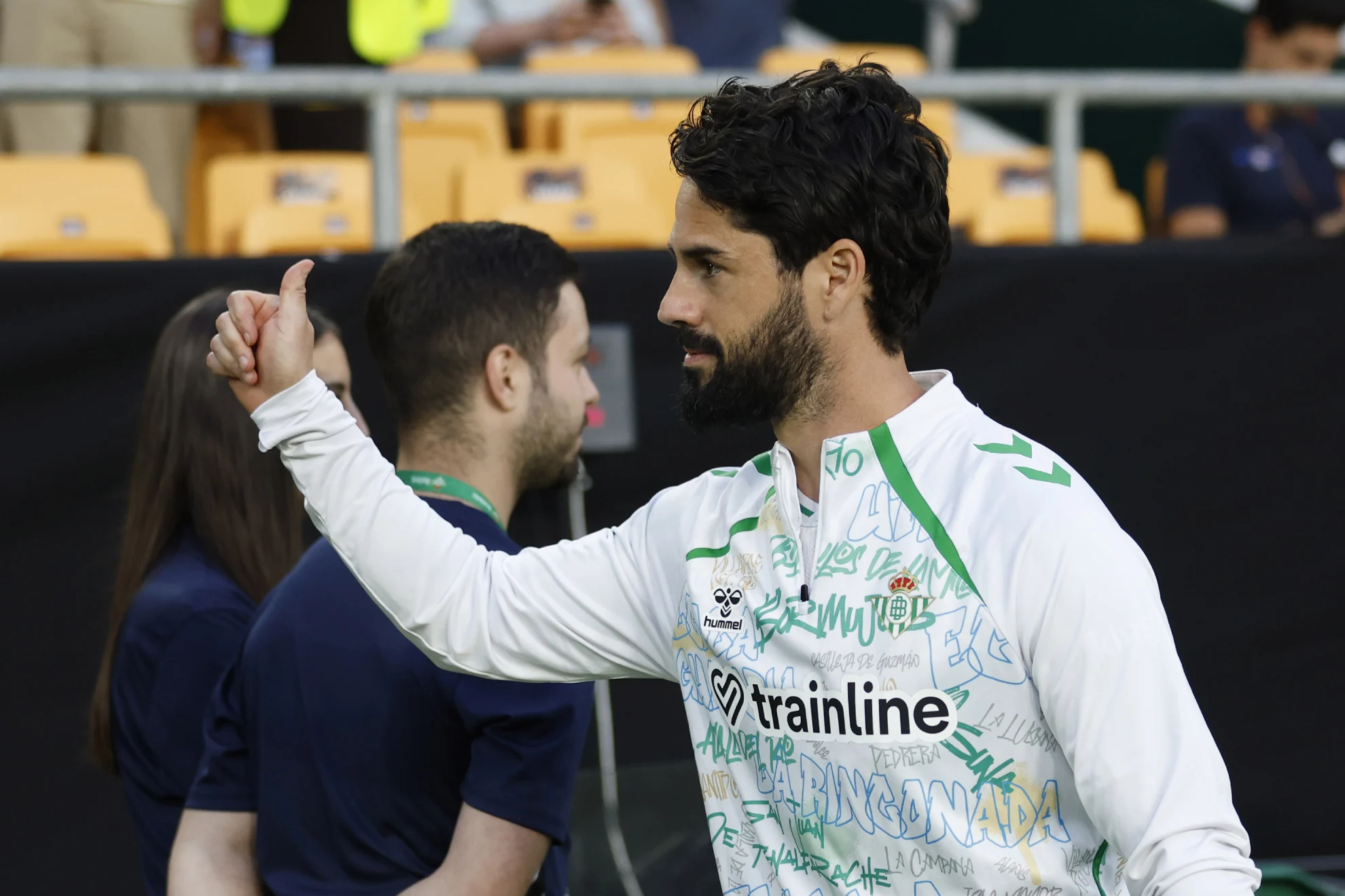 Convocatoria Betis Girona — Isco Lidera Convocatoria Betis Girona con Novedades en Jornada 33