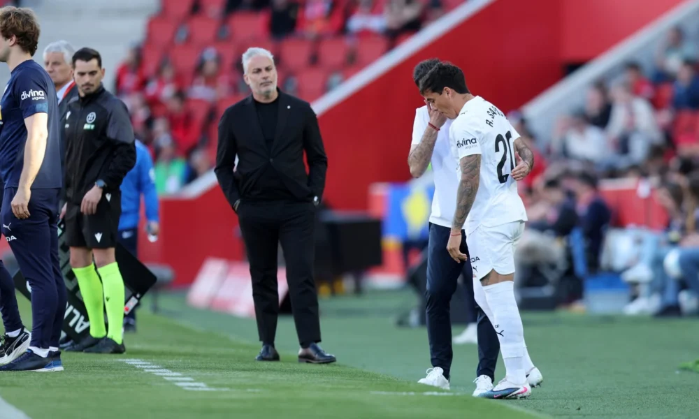 Debut Renzo Saravia — Renzo Saravia: Anhelado Debut con Valencia CF Tras Larga Inactividad