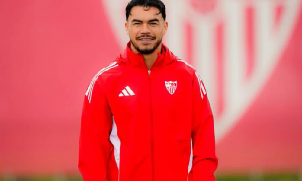 Gabriel Suazo Sevilla — Gabriel Suazo reafirma su compromiso con el Sevilla: "Aquí soy feliz"