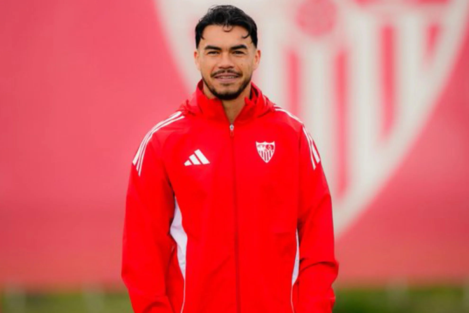 Gabriel Suazo Sevilla — Gabriel Suazo reafirma su compromiso con el Sevilla: "Aquí soy feliz"