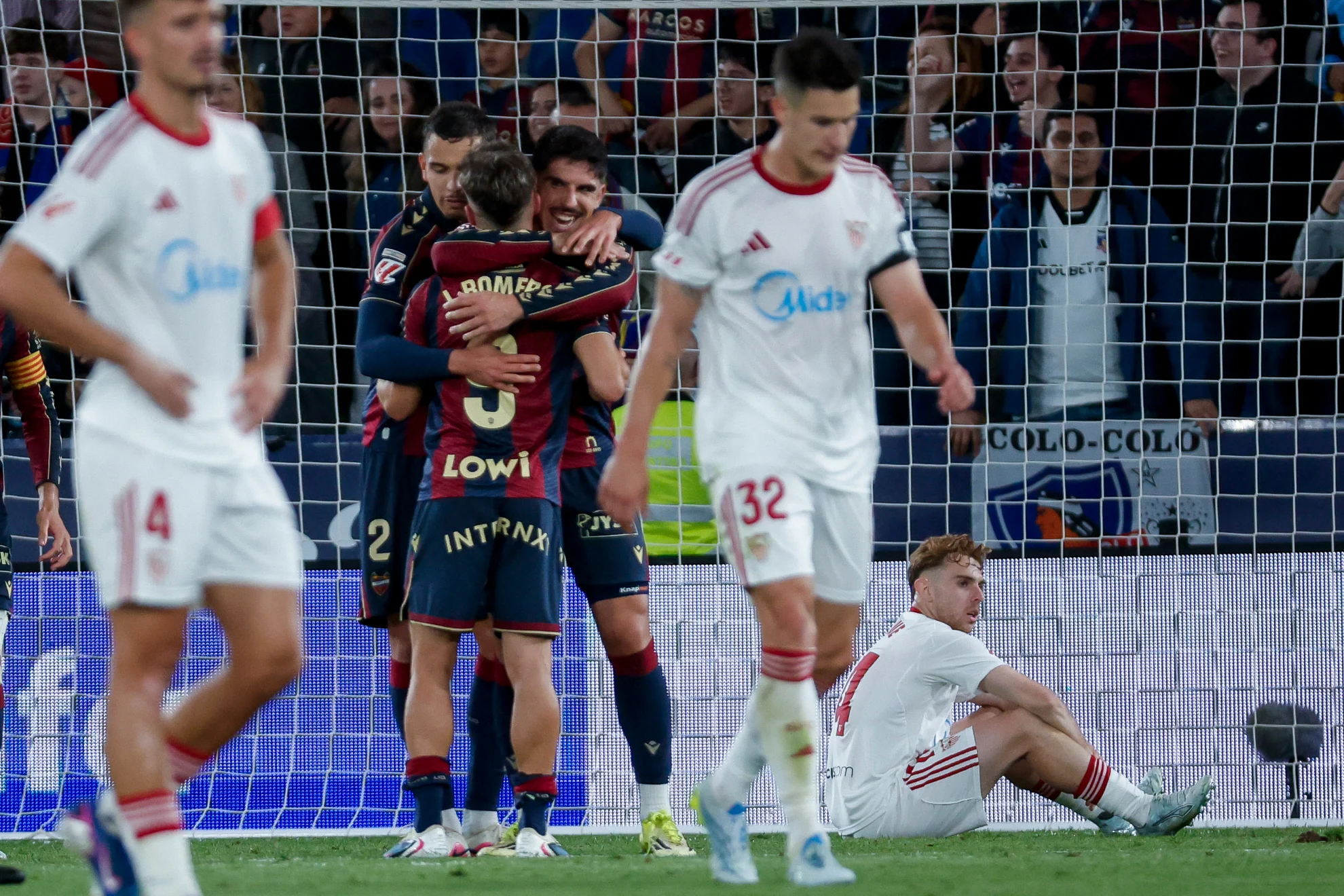 Descenso Sevilla FC — Descenso Sevilla FC: Crisis Inminente Agudiza Preocupación en el Fútbol Español