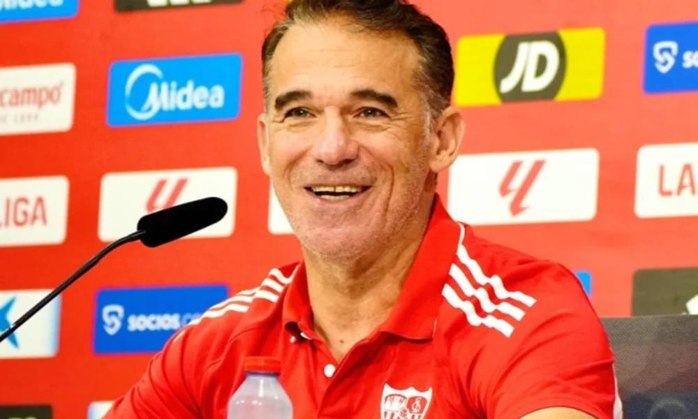 Declaraciones García Plaza — Declaraciones García Plaza: El entrenador del Sevilla aborda la compleja situaci