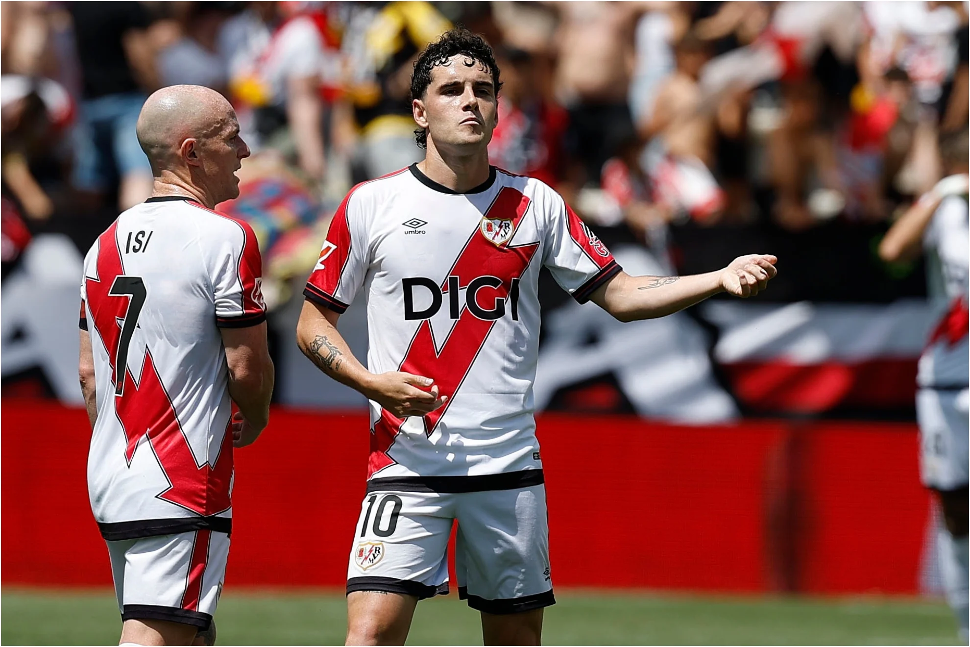 Críticas Sergio Camello — Críticas Sergio Camello: Delantero del Rayo Vallecano arremete contra el VAR y e