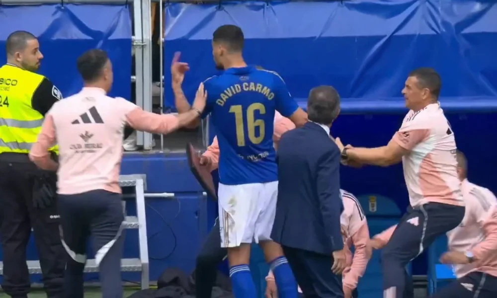 Incidente Carmo Oviedo — Incidente Carmo Oviedo: Tensión entre David Carmo y la afición en el Tartiere