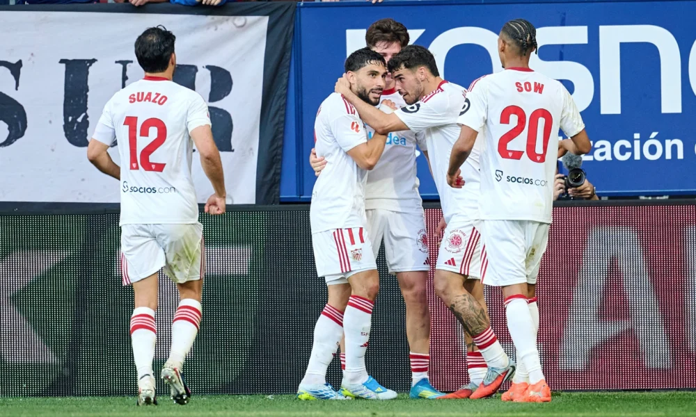 Sevilla evitar descenso — Sevilla Lucha para Evitar Descenso Tras Dolorosa Derrota en El Sadar