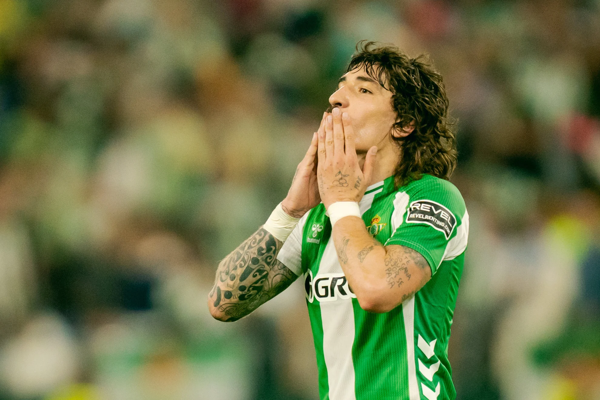 Bellerín resurgimiento Betis — El Bellerín Resurgimiento Betis: Goles Cruciales y Compromiso Emocional