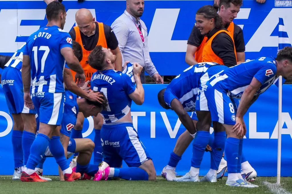 Alavés victoria Mendizorroza — El Alavés Retoma la Fuerza en Casa con Importante Victoria en Mendizorroza