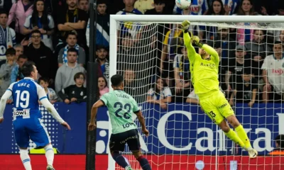 rendimiento Mathew Ryan — Rendimiento Mathew Ryan: Pilar del Levante en la Lucha por la Permanencia
