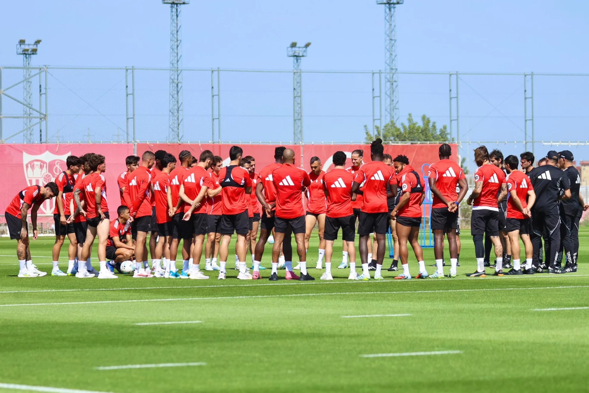 salvación Sevilla FC — Salvación Sevilla FC: El Sánchez-Pizjuán, último refugio ante el descenso