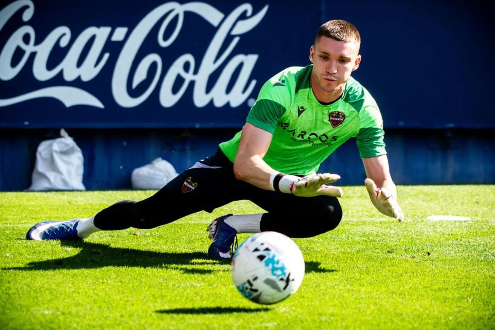 cirugía Álex Primo hombro — Cirugía Álex Primo hombro: Portero del Levante se perderá la temporada