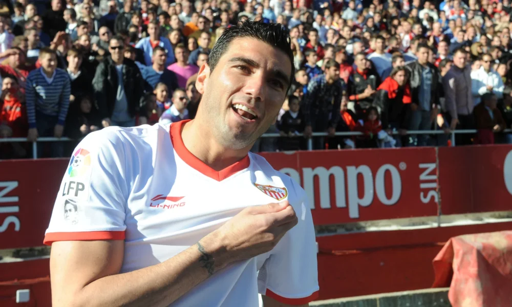 Estadio José Antonio Reyes — Estadio José Antonio Reyes: Utrera rinde homenaje a su leyenda futbolística