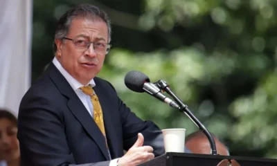 investigar a Petro por presuntas chuzadas — Solicitan investigar a Petro por presuntas chuzadas a De la Espriella