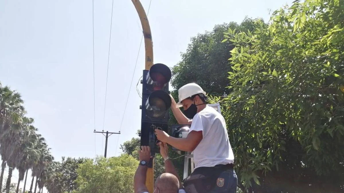 ataques contra semáforos — Ataques contra semáforos en Cali: más de 200 vandalizaciones en 2025
