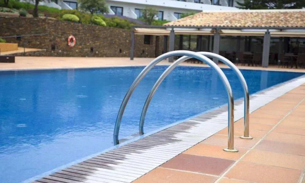 Muerte joven Medellín — Muerte joven Medellín: Investigan fallecimiento en piscina durante fiesta