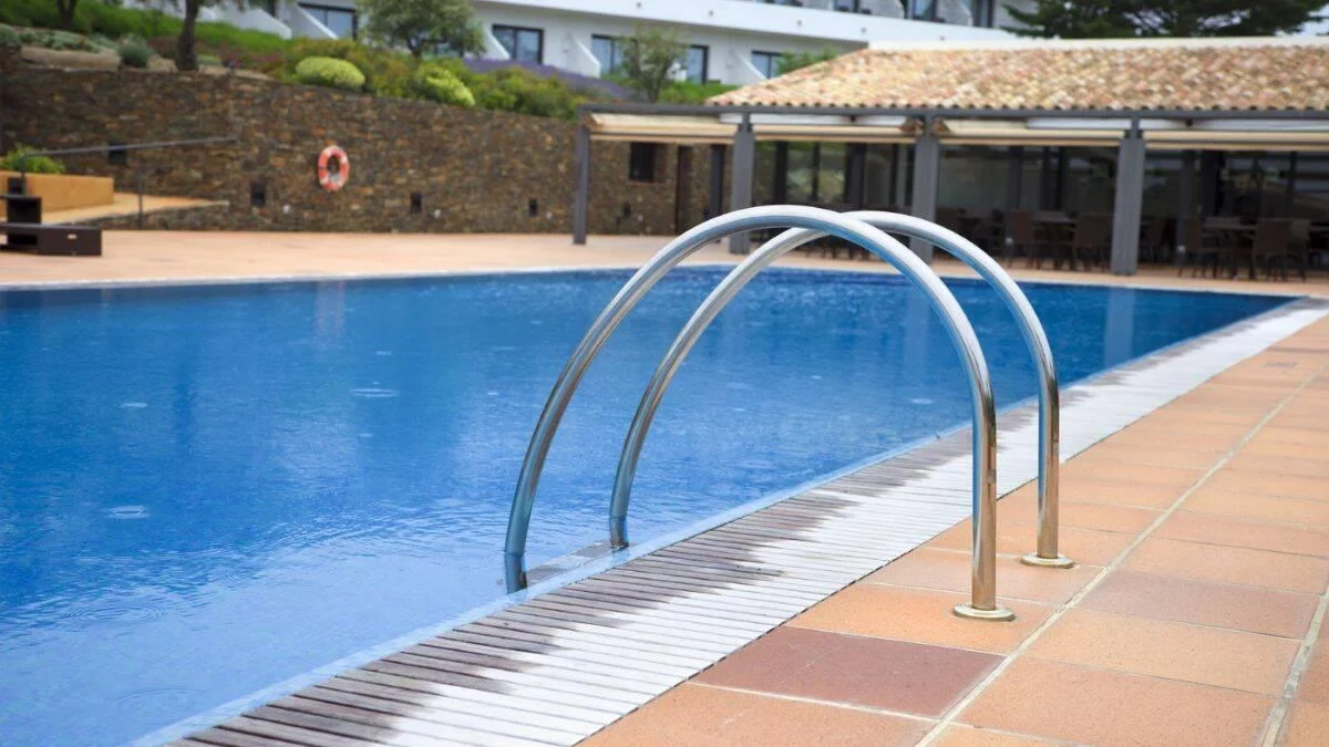 Muerte joven Medellín — Muerte joven Medellín: Investigan fallecimiento en piscina durante fiesta