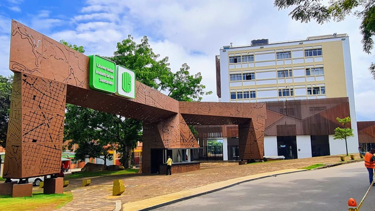 Ataque químico UIS — Estudiante de la UIS en UCI tras grave ataque químico en campus