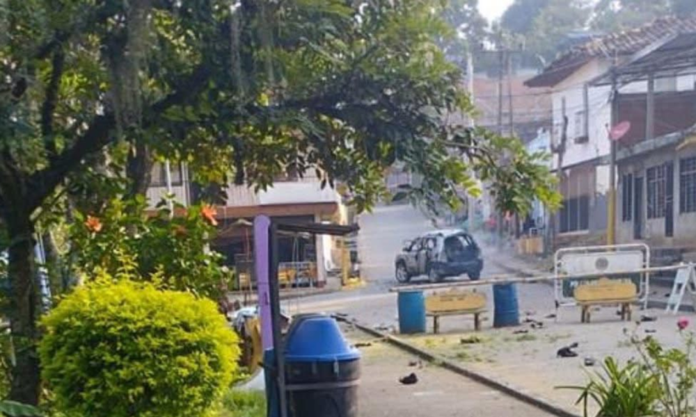 ataques con drones en Jamundí — Ataques con drones en Jamundí: disidentes atacan Robles con drones y fusiles