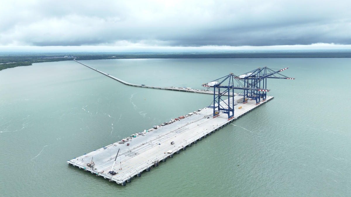 Exportaciones Puerto Antioquia — Exportaciones Puerto Antioquia: Primeros envíos de aguacate y flores impulsan co