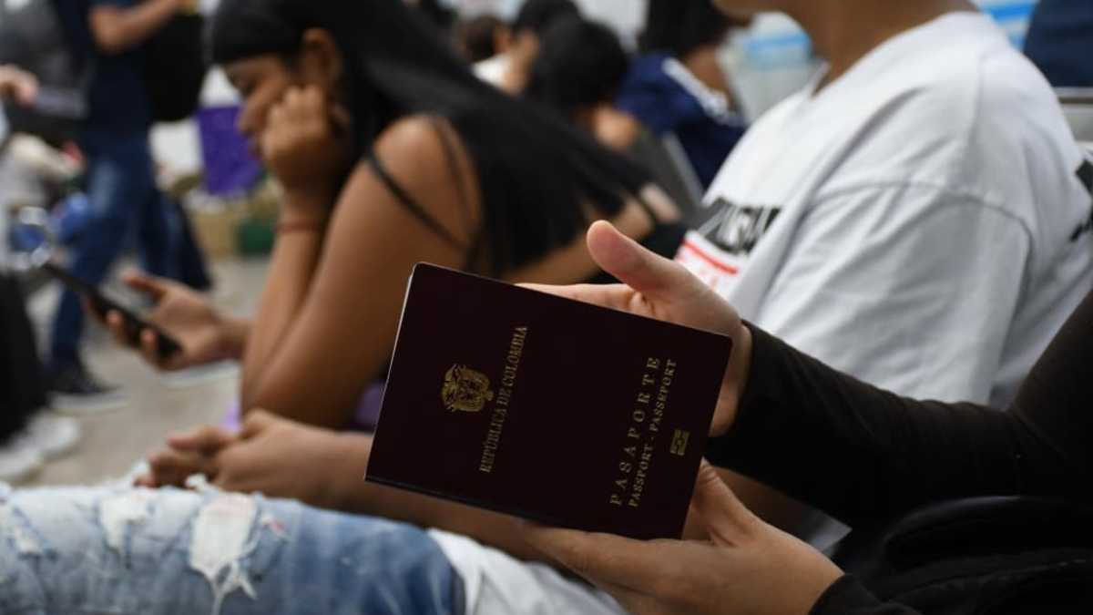 trámite pasaporte Colombia — Cancillería: Fallas Afectan Trámite Pasaporte Colombia y Citas