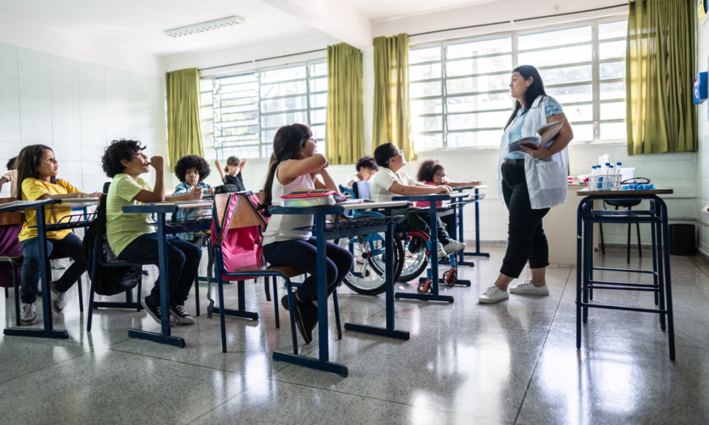 caída matrículas colegios — Caída matrículas colegios privados en Colombia: Retos y adaptación