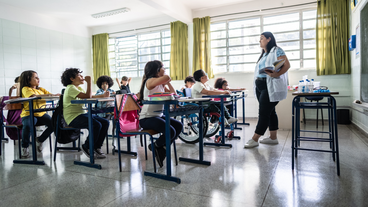 caída matrículas colegios — Caída matrículas colegios privados en Colombia: Retos y adaptación