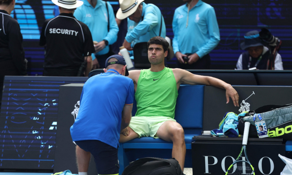 Molestias Alcaraz Barcelona — Molestias Alcaraz Barcelona: Victoria con Preocupación en el ATP 500