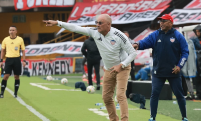 cruce Arias periodista — Cruce Arias Periodista: Tensión en rueda de prensa entre DT de Junior y comunica