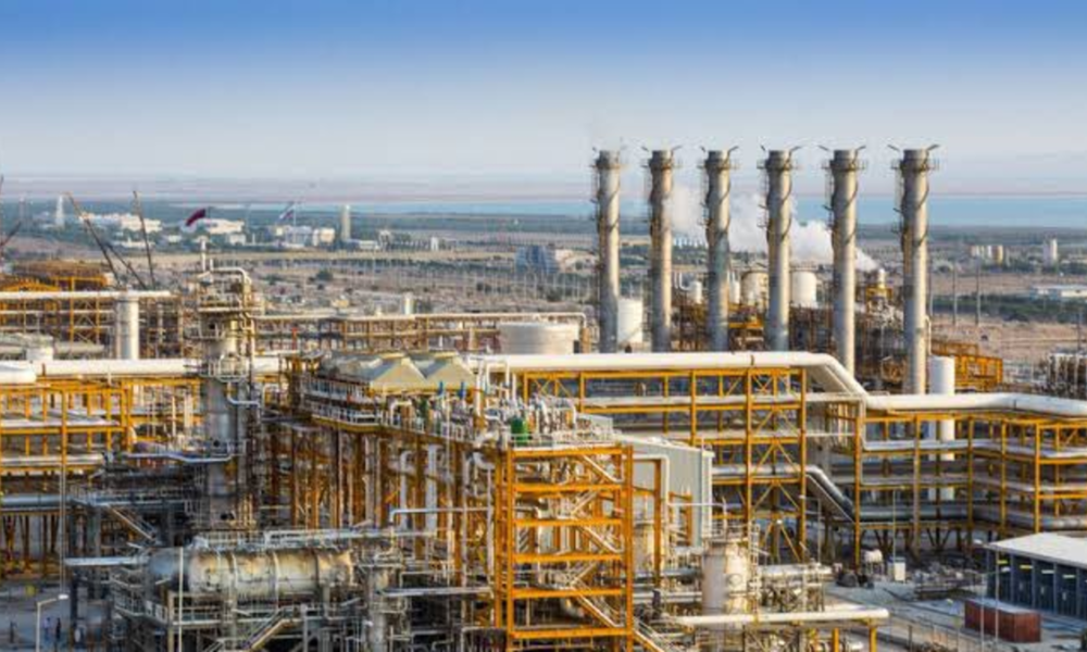 ataques petroquímicas Irán — Ataques petroquímicas Irán: Israel y EE. UU. golpean producción de gas en Pars S