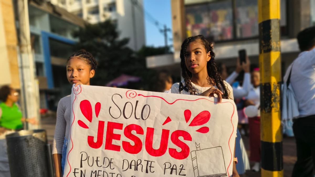 evangelización masiva en Cartagena — Evangelización masiva en Cartagena: 100 jóvenes cristianos transforman Centro Hi