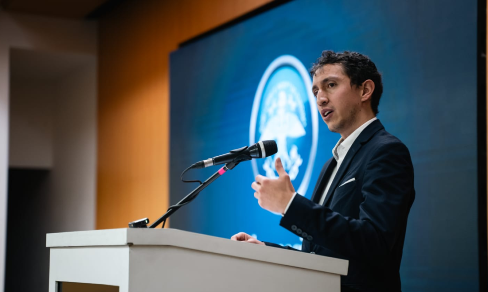 propuestas sobre desigualdad — Steven Gutiérrez llevará propuestas de Colombia al foro FutureWorks del Banco Mu