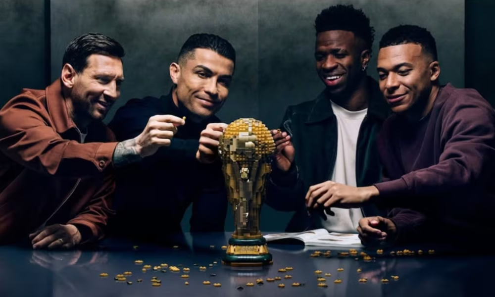 campaña de Lego futbolistas — Messi, Ronaldo, Mbappé y Vinícius protagonizan campaña histórica de Lego antes d