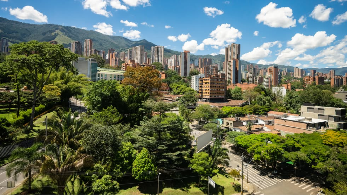 sanciones a hospedajes turísticos — Sanciones a hospedajes turísticos en Medellín por cancelaciones y sobrecostos