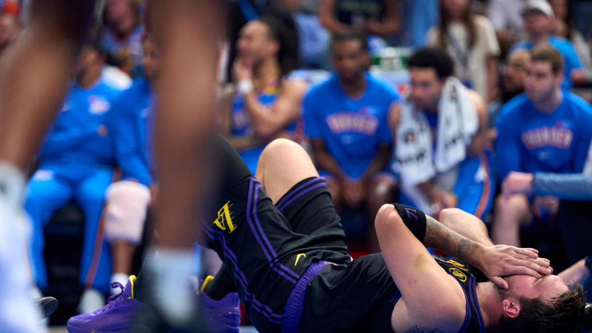 lesión de Luka Doncic — Lesión de Luka Doncic: Lakers pierden a su estrella indefinidamente en NBA