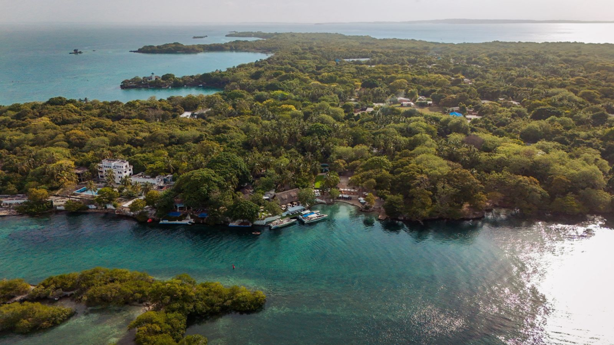Recuperación Isla Fiesta — Recuperación Isla Fiesta: El Pulso del Estado por un Baldío en Islas del Rosario