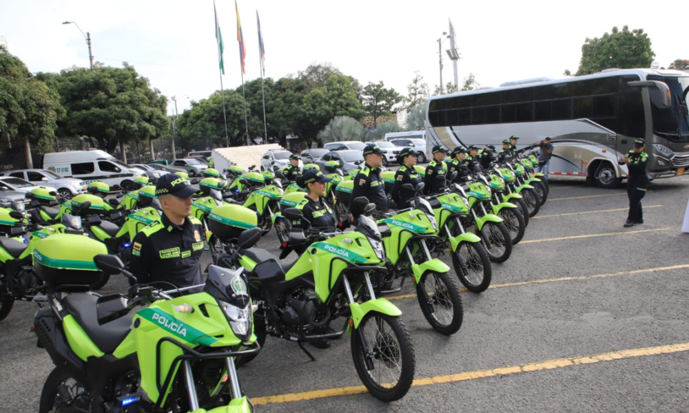 Refuerzo Policía Cali — Refuerzo Policía Cali: Alcaldía invierte 3.000 millones en nueva flota y chaleco