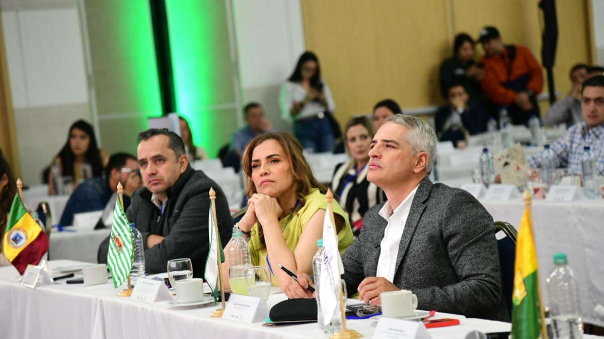 descentralización de recursos — Líderes regionales proponen agenda por la descentralización de recursos