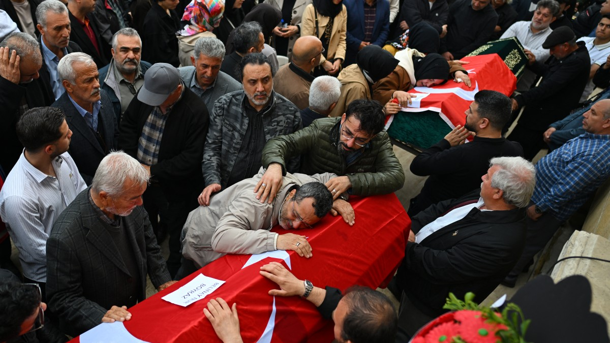 órdenes captura Turquía — Turquía emite 83 órdenes de captura y bloquea cuentas tras tiroteos escolares