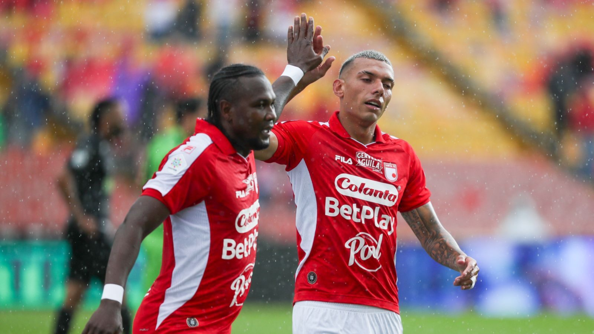 Santa Fe golea Cúcuta — Santa Fe golea Cúcuta 5-0 y revive en la Liga BetPlay Dimayor