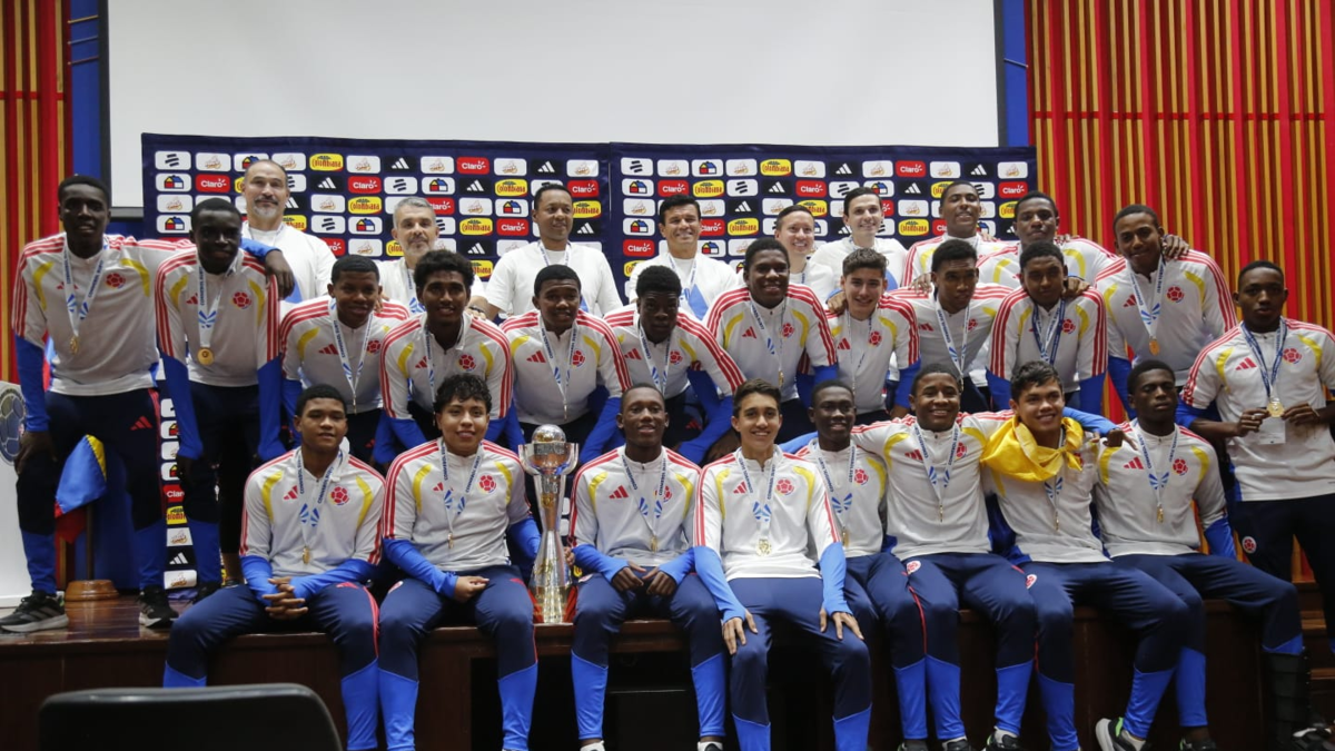 Campeones Sudamericano Sub-17 — Campeones Sudamericano Sub-17 regresan a Colombia con trofeo