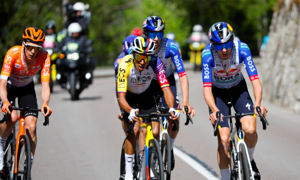 Egan Bernal podio Alpes — Egan Bernal en el podio del Tour de los Alpes