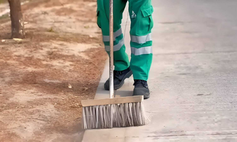 transformación botellas PET — Atlántico lidera proyecto de transformación botellas PET en escobas industriales