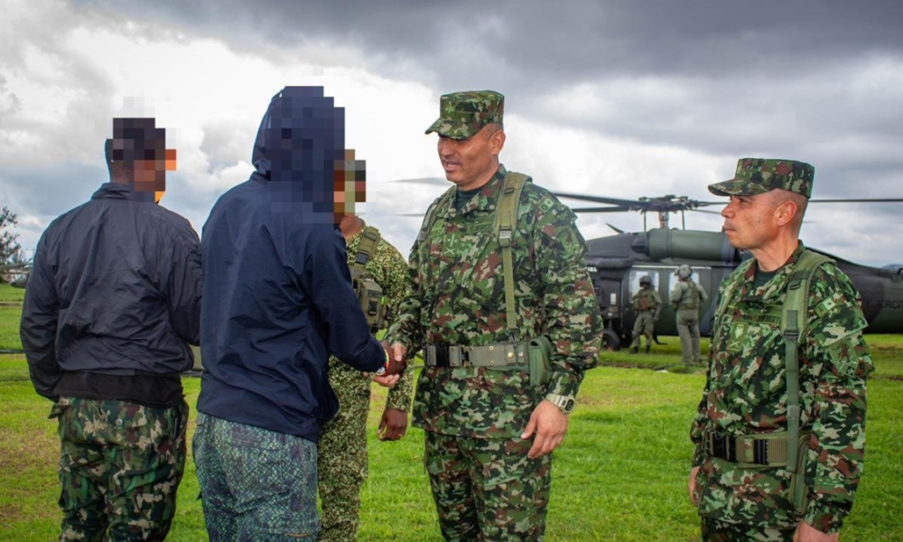 desmovilización disidentes Cauca — Desmovilización de Disidentes en Cauca: 13 Integrantes del 'Carlos Patiño' se So